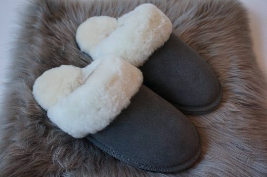 Sheepskin Closed toe Slippers